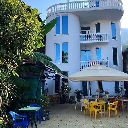 Emiliya Guest House Gagra Bagian luar foto
