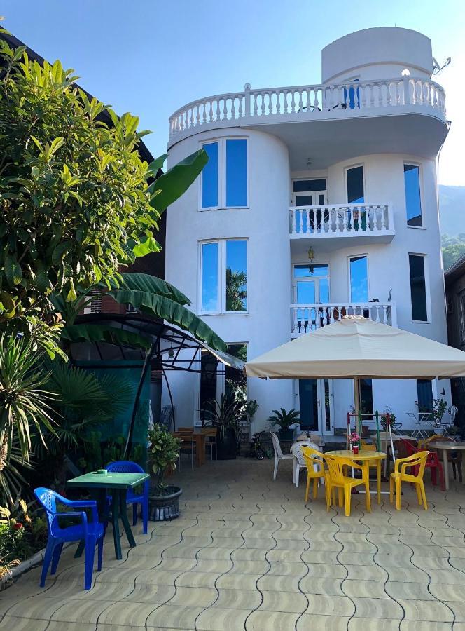 Emiliya Guest House Gagra Bagian luar foto