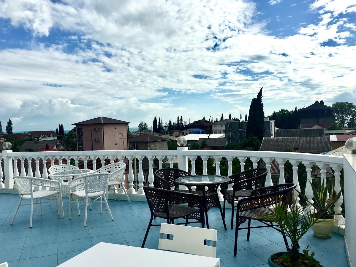 Emiliya Guest House Gagra Bagian luar foto
