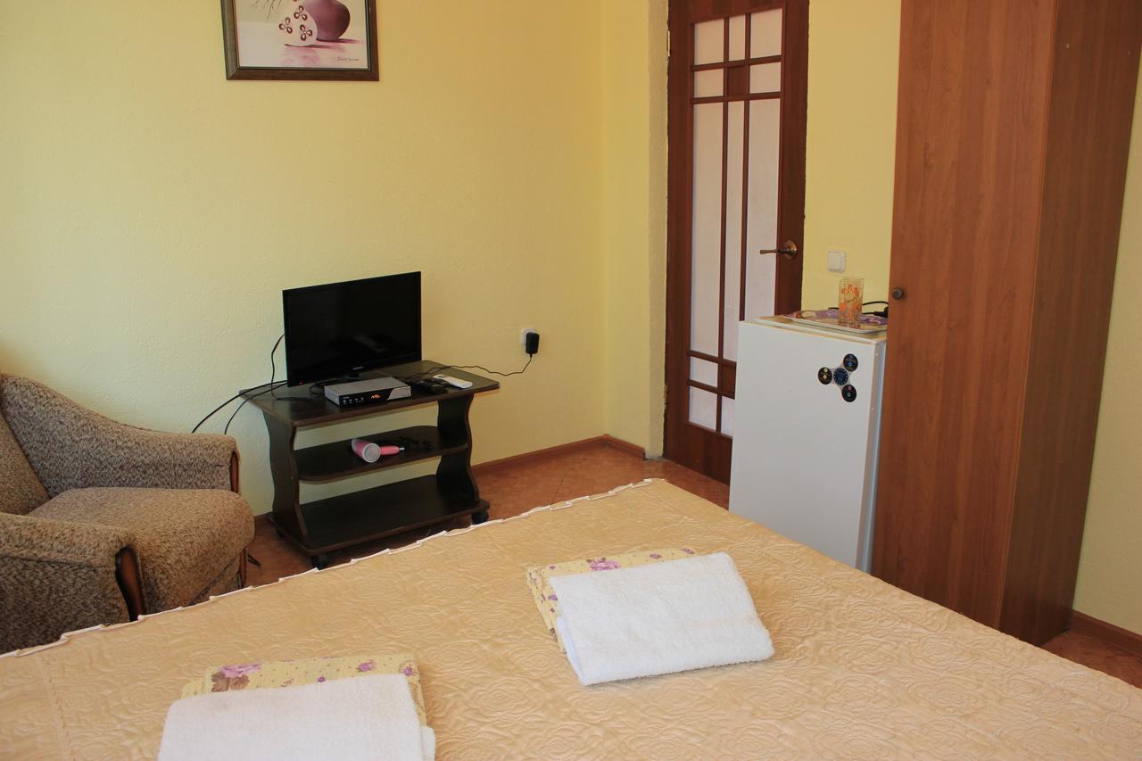 Emiliya Guest House Gagra Bagian luar foto