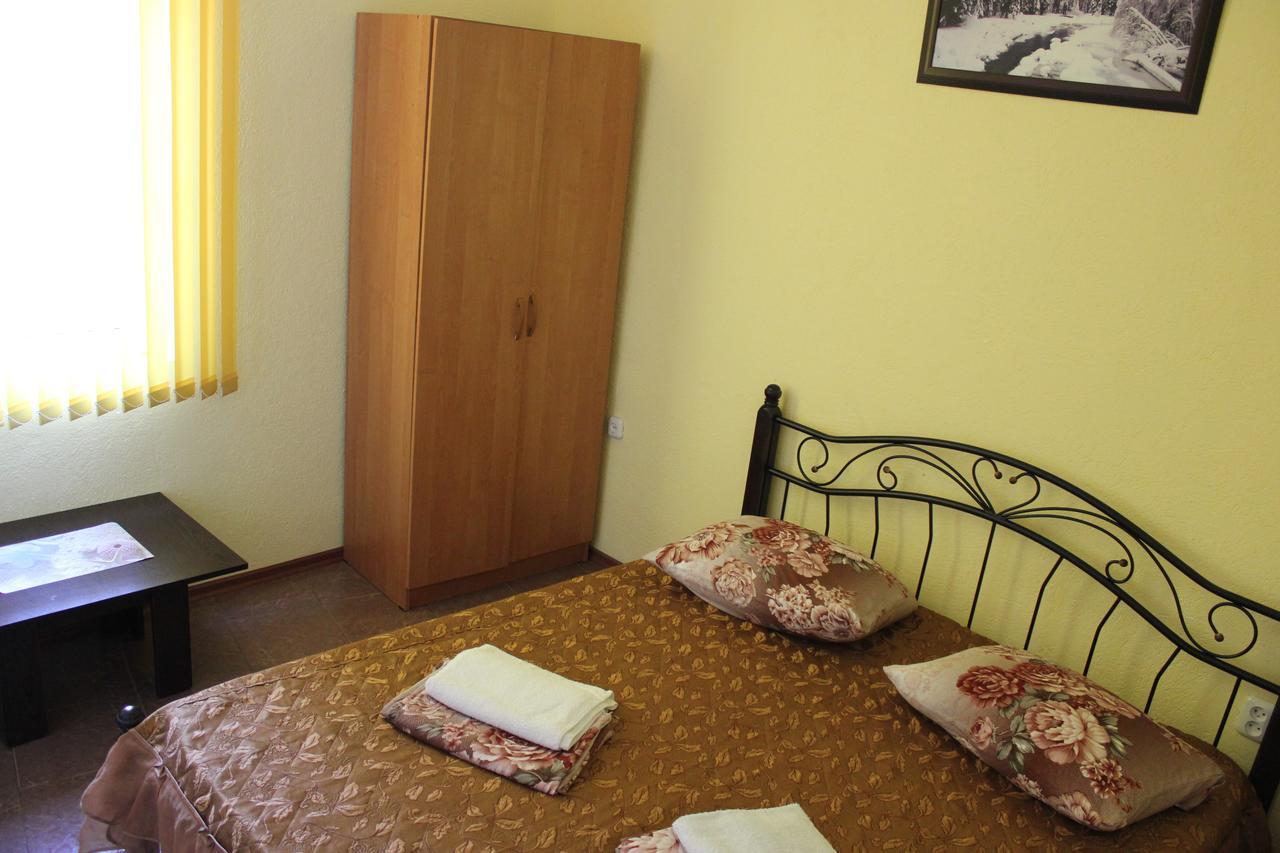 Emiliya Guest House Gagra Bagian luar foto