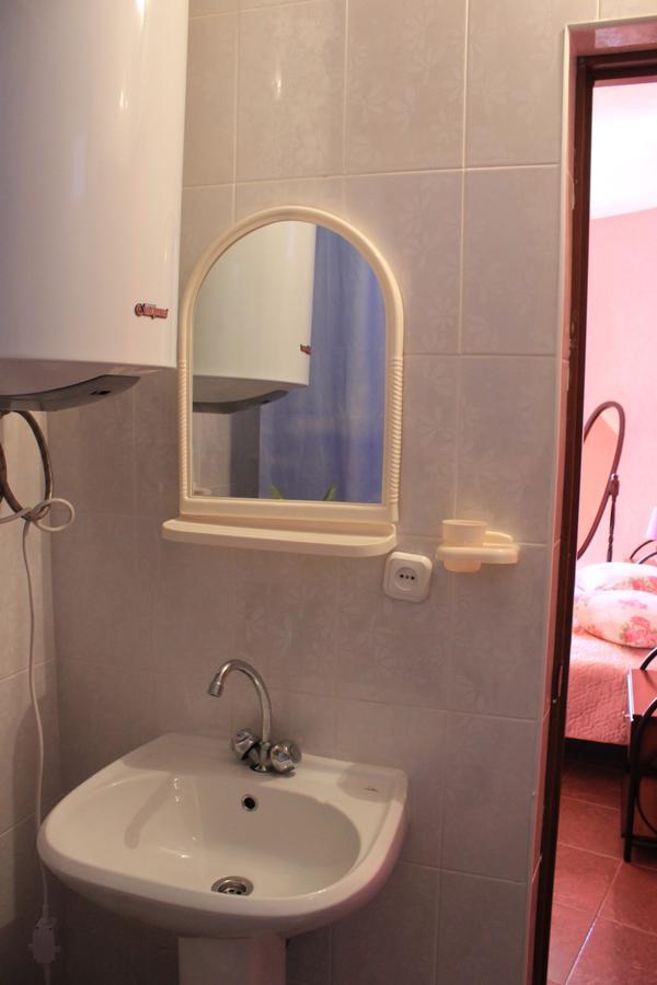 Emiliya Guest House Gagra Bagian luar foto