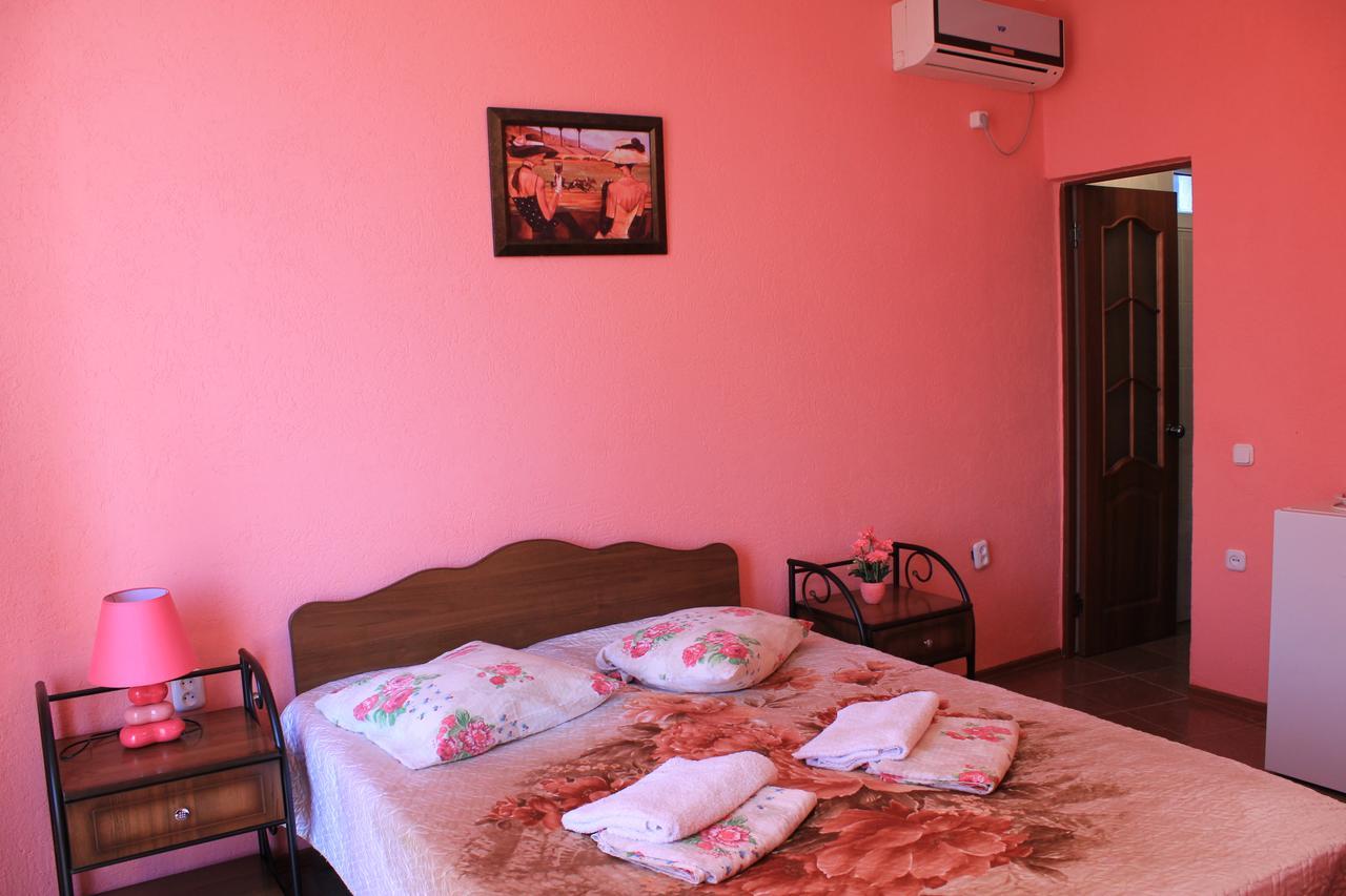 Emiliya Guest House Gagra Bagian luar foto