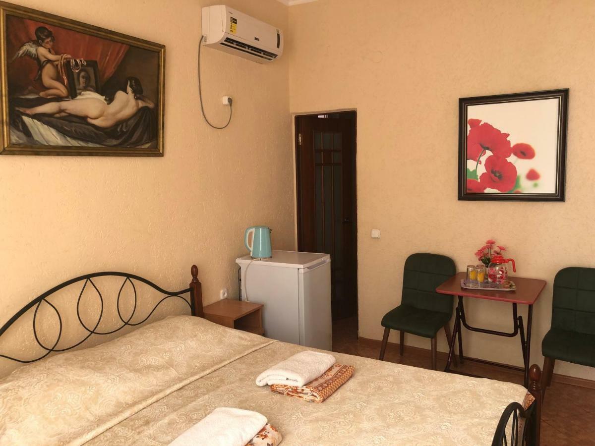 Emiliya Guest House Gagra Bagian luar foto