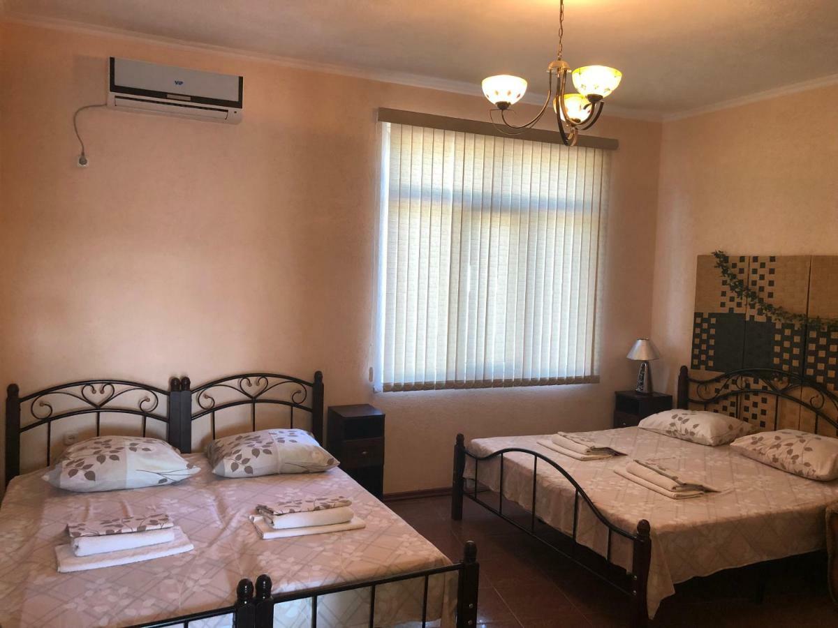 Emiliya Guest House Gagra Bagian luar foto